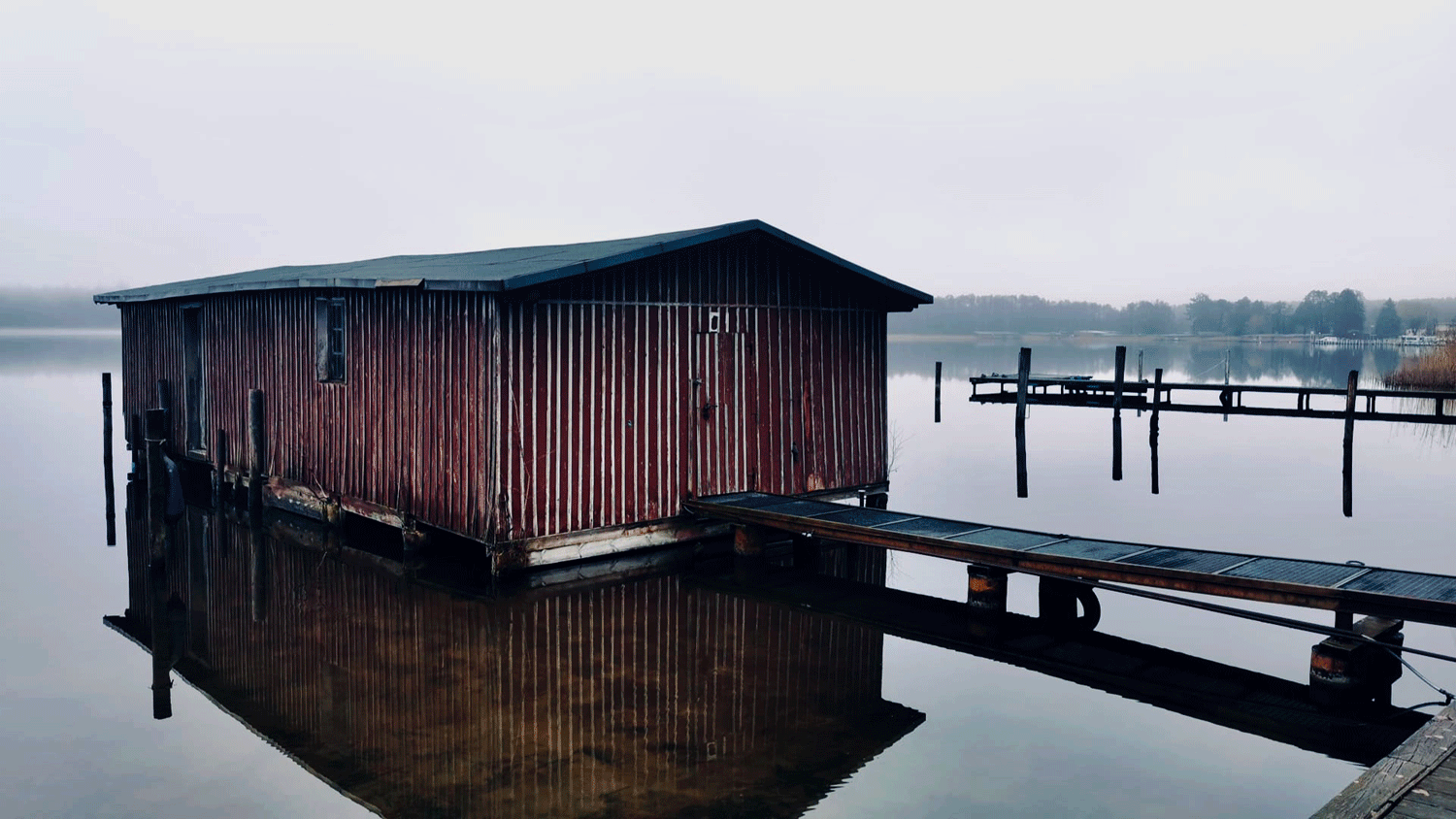 Barrierefreiheit bedeutet, dass die gebaute Umwelt, Produkte, Dienstleistungen und Informationen so gestaltet sind, dass sie von allen Menschen, unabhängig von ihren Fähigkeiten, ohne fremde Hilfe zugänglich und nutzbar sind. 